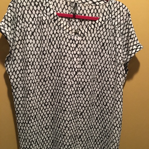Maurices short sleeve xxl top - Picture 3 of 5